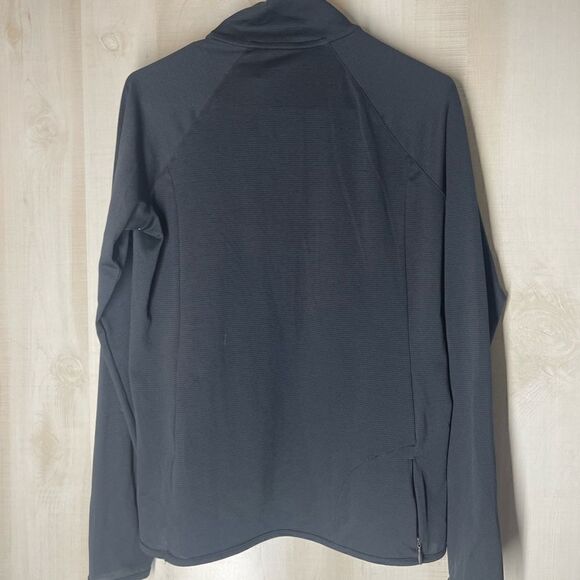 Under Armour black 1/2 zip long sleeve pullover, size medium - Picture 10 of 13